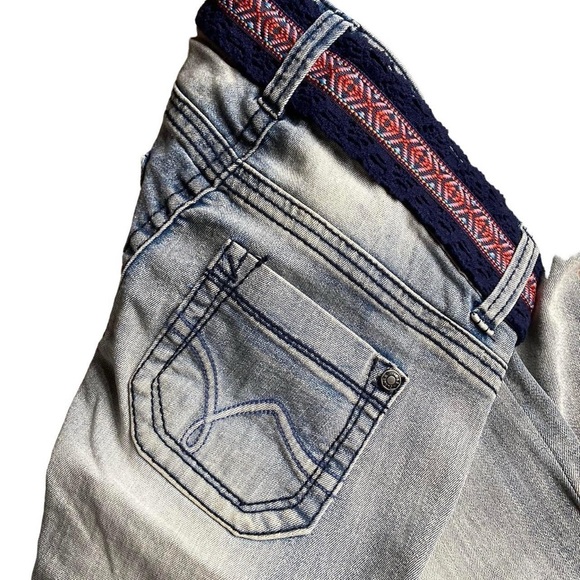 WALLFLOWER - Picture 4 of 4